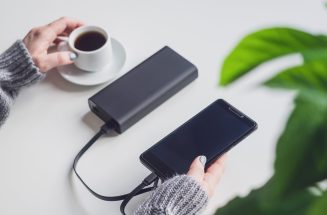 phone-charged-using-portable-charger (1)